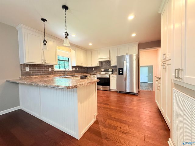 90 Bayside Lane, Arab, AL 35016