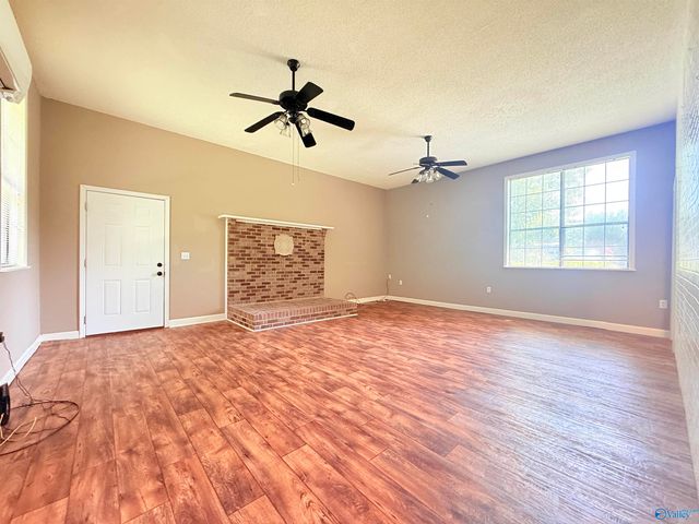 90 Bayside Lane, Arab, AL 35016