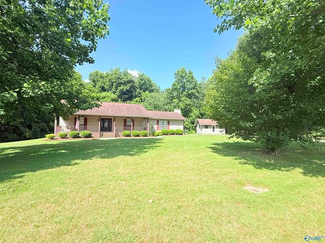 90 Bayside Lane, Arab, AL 35016