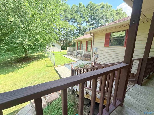 90 Bayside Lane, Arab, AL 35016