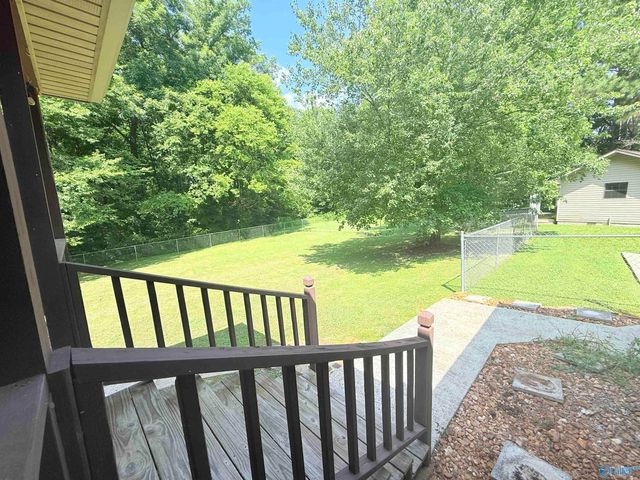 90 Bayside Lane, Arab, AL 35016
