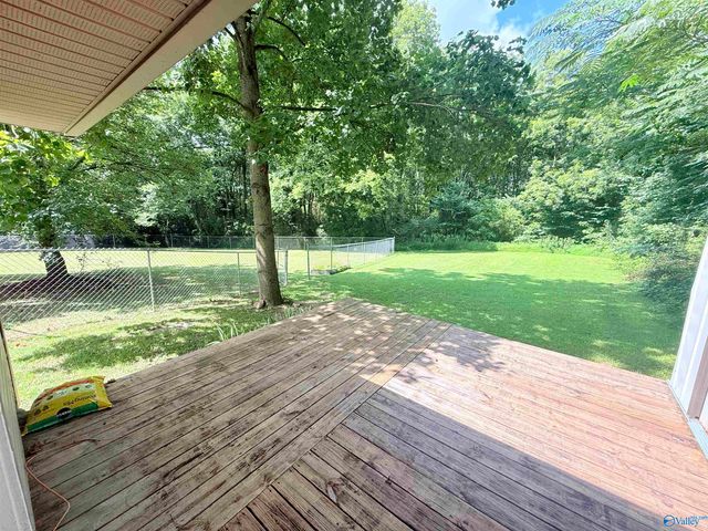 90 Bayside Lane, Arab, AL 35016
