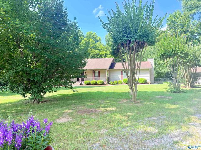 90 Bayside Lane, Arab, AL 35016