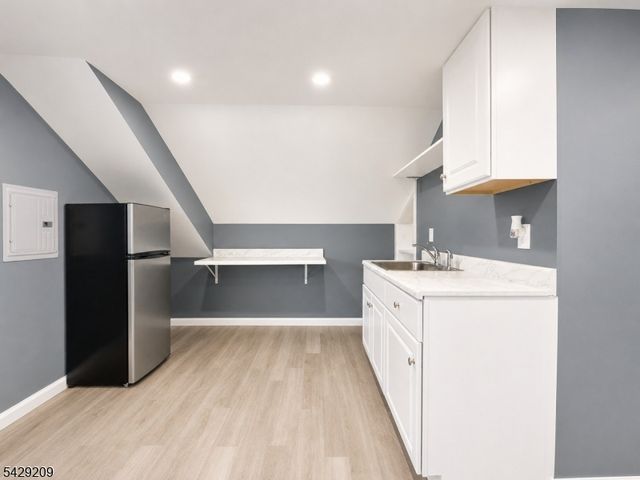 57 Highland St, Paterson City, NJ 07524