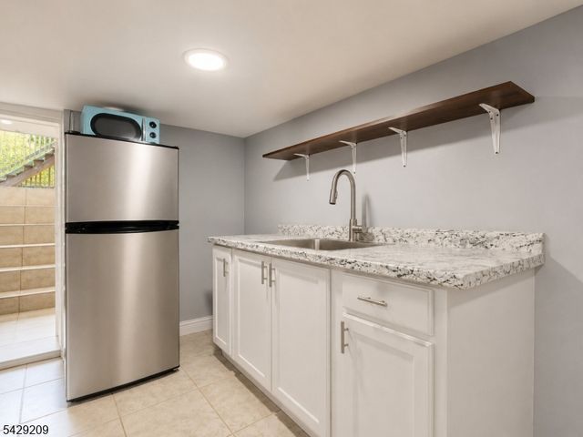57 Highland St, Paterson City, NJ 07524