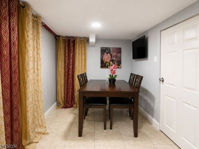 57 Highland St, Paterson City, NJ 07524