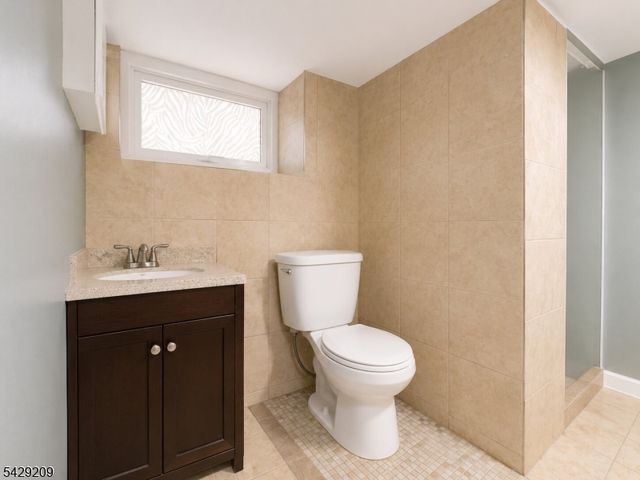 57 Highland St, Paterson City, NJ 07524