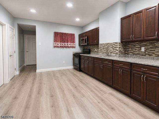 57 Highland St, Paterson City, NJ 07524