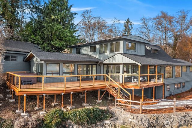 8811 SW Quartermaster Drive, Vashon, WA 98070