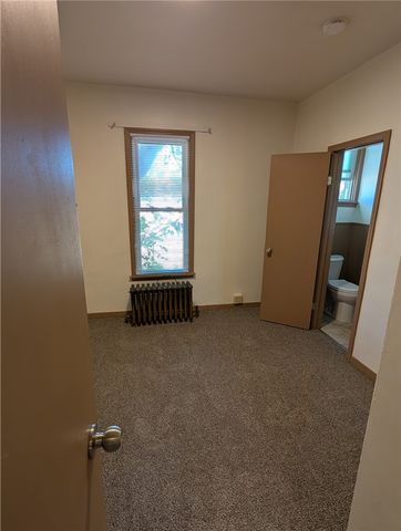 520 W Pike St, Meadowlands, PA 15347