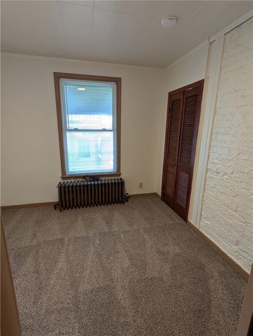 520 W Pike St, Meadowlands, PA 15347
