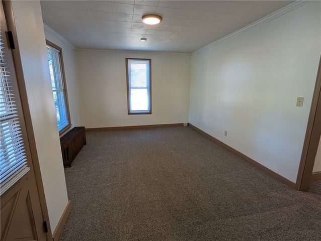 520 W Pike St, Meadowlands, PA 15347