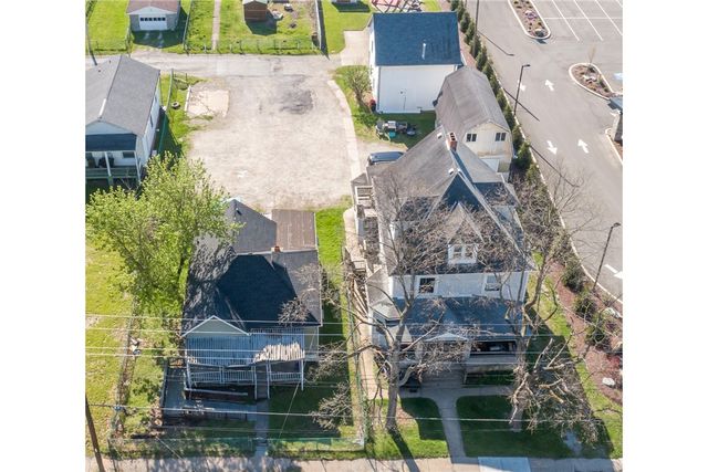 520 W Pike St, Meadowlands, PA 15347