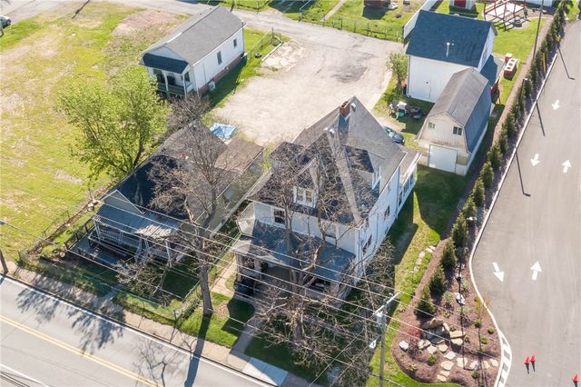 520 W Pike St, Meadowlands, PA 15347