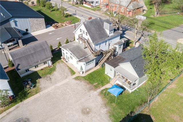 520 W Pike St, Meadowlands, PA 15347