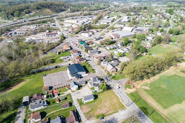 520 W Pike St, Meadowlands, PA 15347
