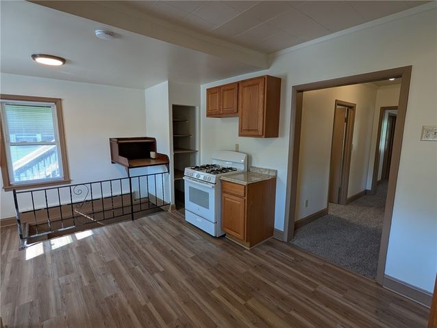 520 W Pike St, Meadowlands, PA 15347