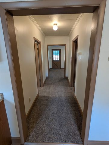 520 W Pike St, Meadowlands, PA 15347