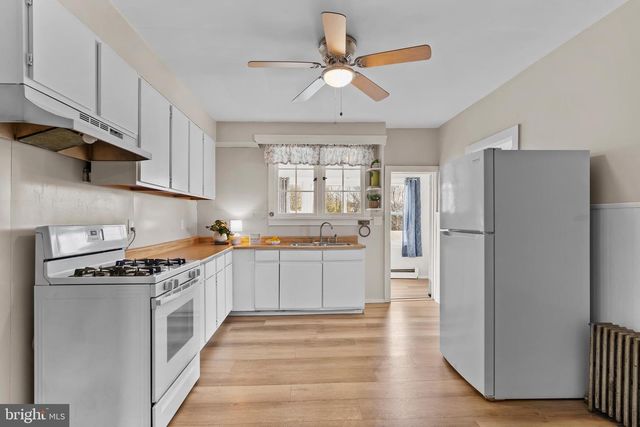 425 FAIRVIEW AVE, Enola, PA 17025