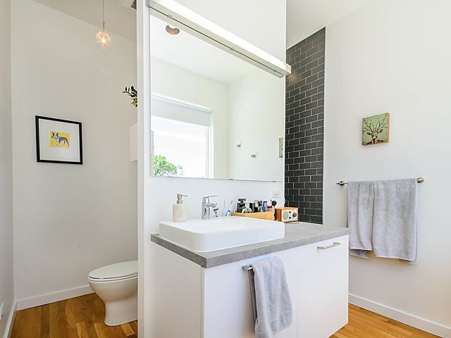 2803 W Shakespeare Avenue, Chicago, IL 60647