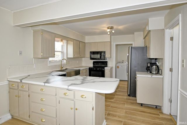 624 Forest Park Drive, Newburgh, IN 47630