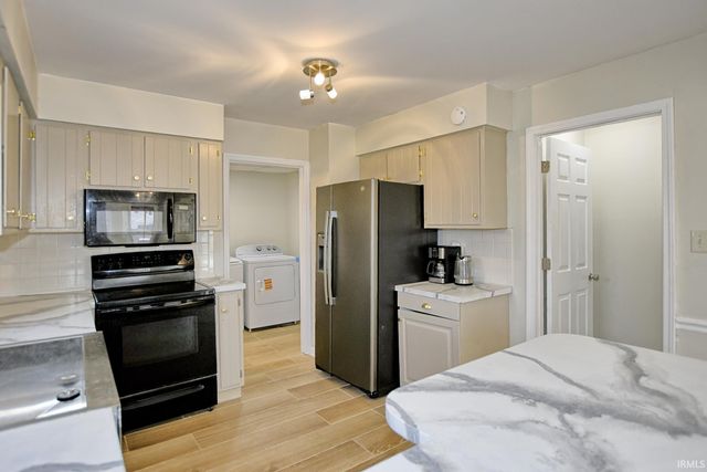 624 Forest Park Drive, Newburgh, IN 47630