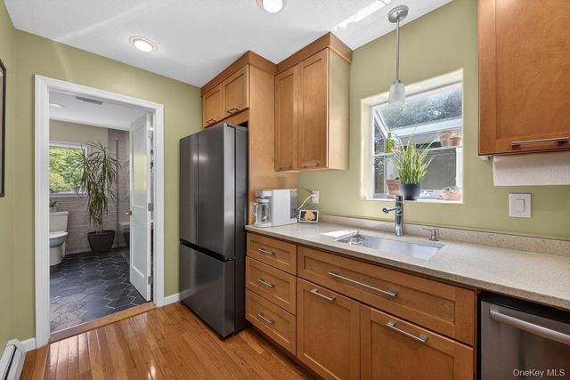 305 Oak Lane, Newburgh, NY 12550