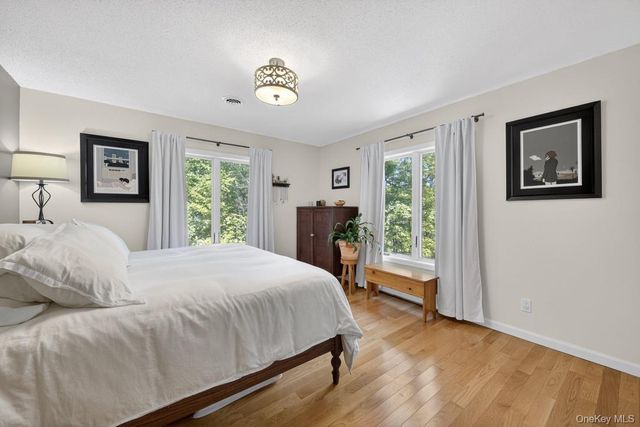 305 Oak Lane, Newburgh, NY 12550