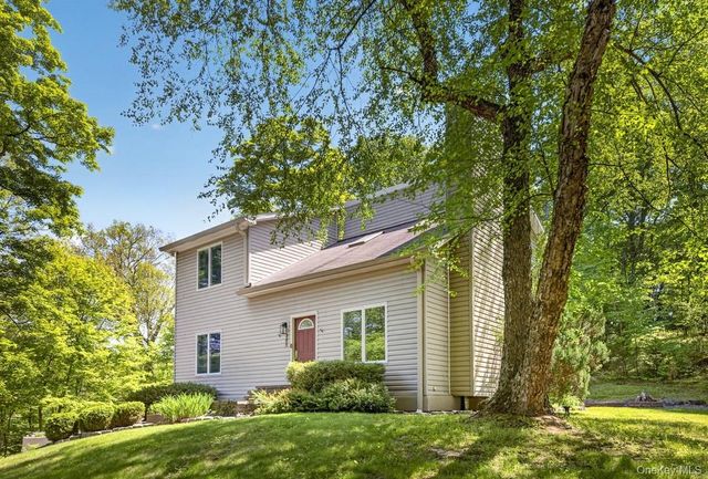 305 Oak Lane, Newburgh, NY 12550