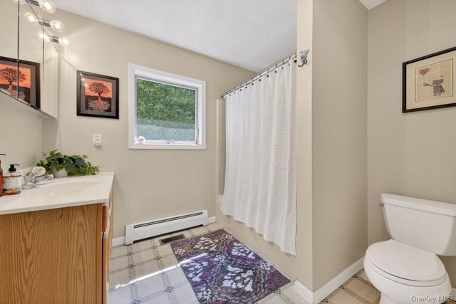 305 Oak Lane, Newburgh, NY 12550