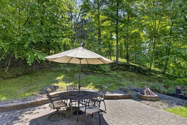 305 Oak Lane, Newburgh, NY 12550
