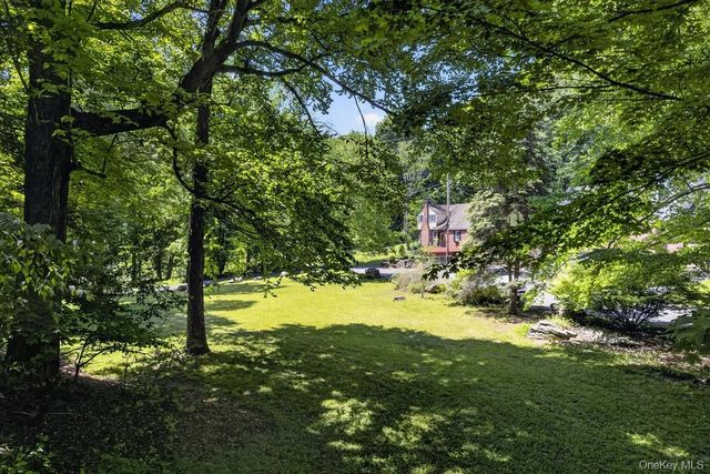305 Oak Lane, Newburgh, NY 12550