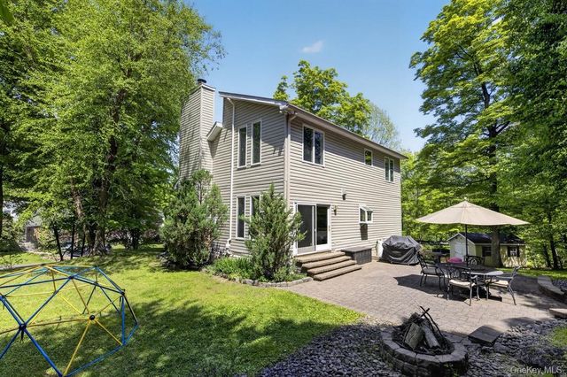 305 Oak Lane, Newburgh, NY 12550