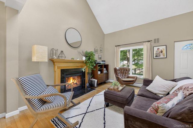 305 Oak Lane, Newburgh, NY 12550