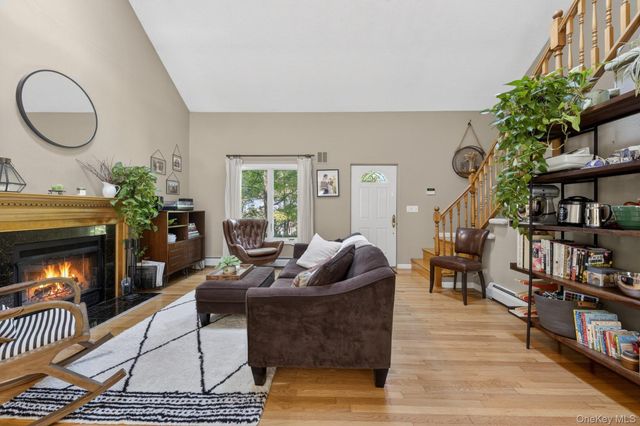 305 Oak Lane, Newburgh, NY 12550