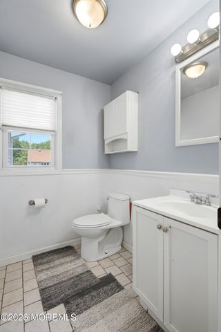 17 Knoll Terrace, Hazlet, NJ 07730