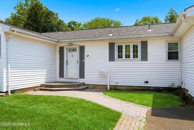 17 Knoll Terrace, Hazlet, NJ 07730