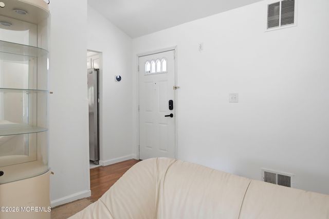 17 Knoll Terrace, Hazlet, NJ 07730