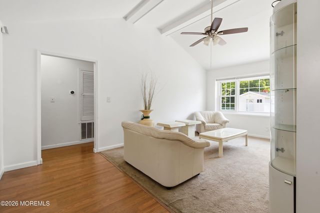 17 Knoll Terrace, Hazlet, NJ 07730