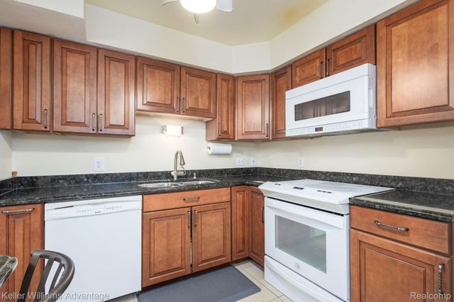 24285 Evergreen Road, Southfield, MI 48075