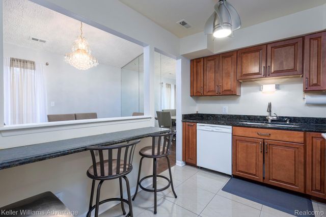 24285 Evergreen Road, Southfield, MI 48075