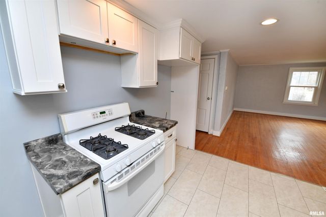 111 GARDNER Avenue, East Peoria, IL 61611