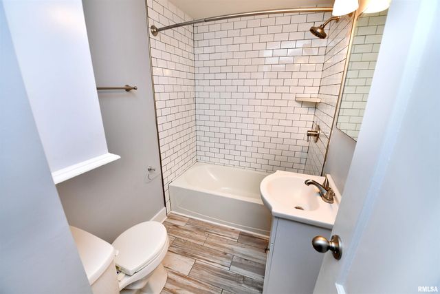 111 GARDNER Avenue, East Peoria, IL 61611