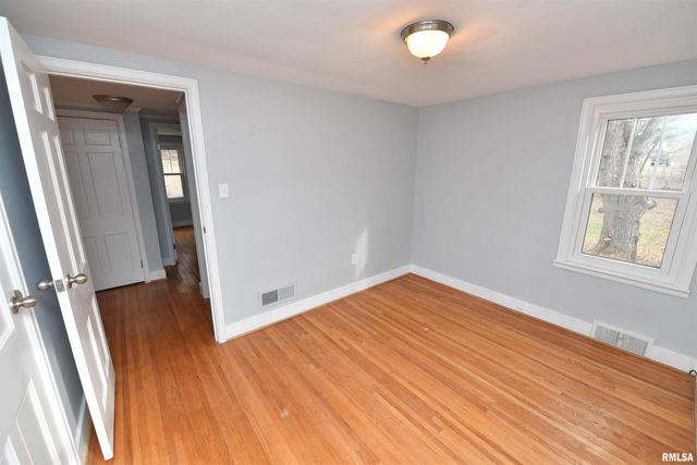 111 GARDNER Avenue, East Peoria, IL 61611