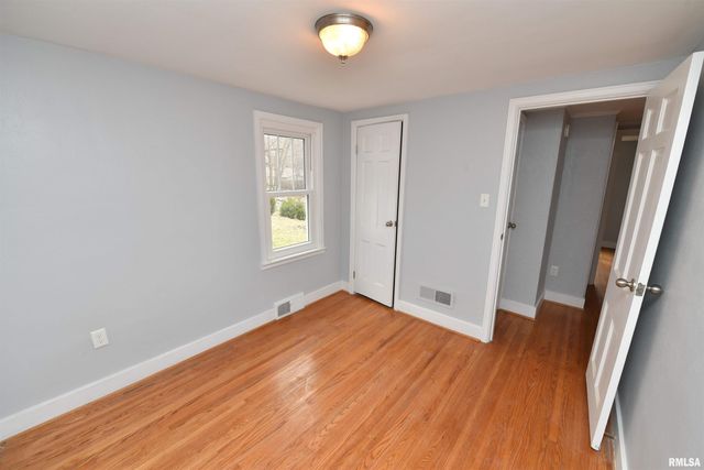 111 GARDNER Avenue, East Peoria, IL 61611