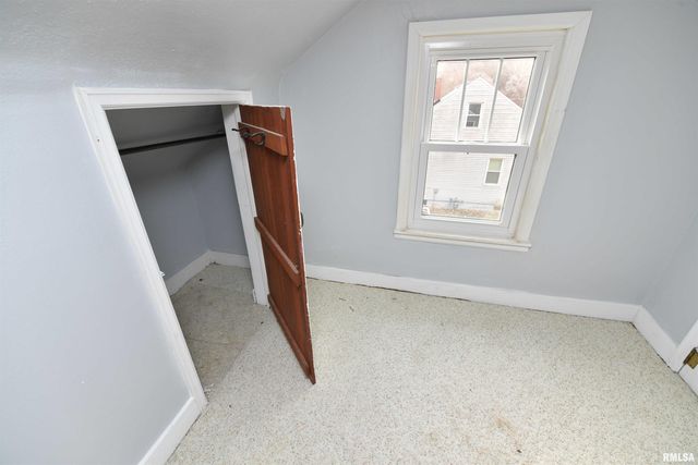 111 GARDNER Avenue, East Peoria, IL 61611