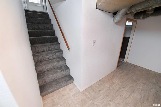 111 GARDNER Avenue, East Peoria, IL 61611