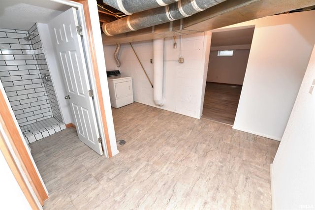 111 GARDNER Avenue, East Peoria, IL 61611