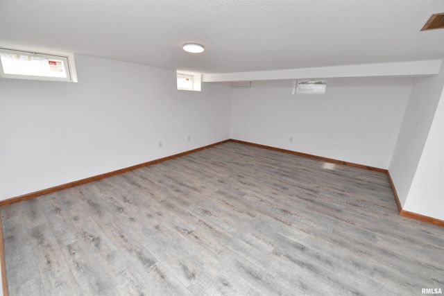 111 GARDNER Avenue, East Peoria, IL 61611