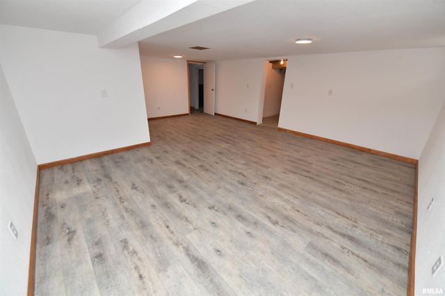 111 GARDNER Avenue, East Peoria, IL 61611